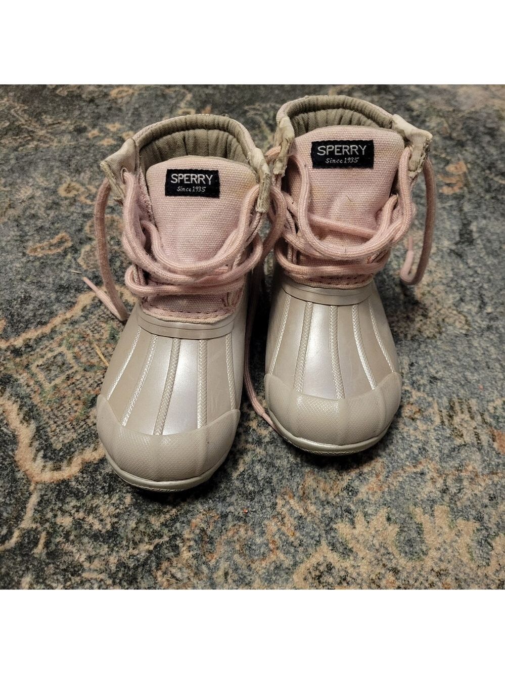 Sperry Kids Pink and Cream Shoes With Camo Accents Size 8.